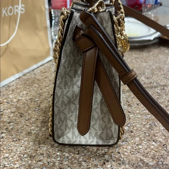 Like new Michael Kors Tan and Brown crossbody bag